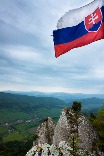 Slovenská vlajka na Žibride, Súľovské vrchy